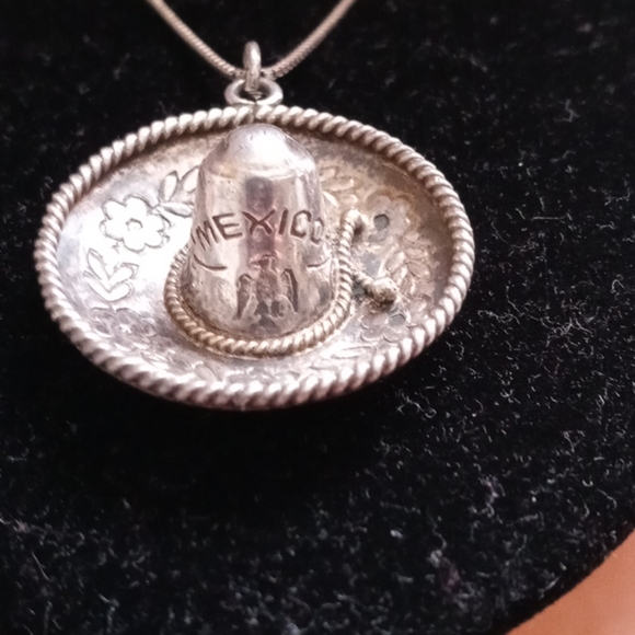 Castelan 925 Mexico Sombrero Hat Pendant & Chain - Picture 3 of 14
